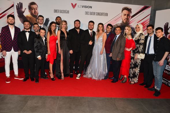 Enes Batur'un yeni filmi vizyona girdi! 2