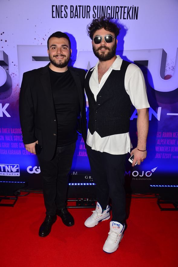 Enes Batur'un yeni filmi vizyona girdi! 4