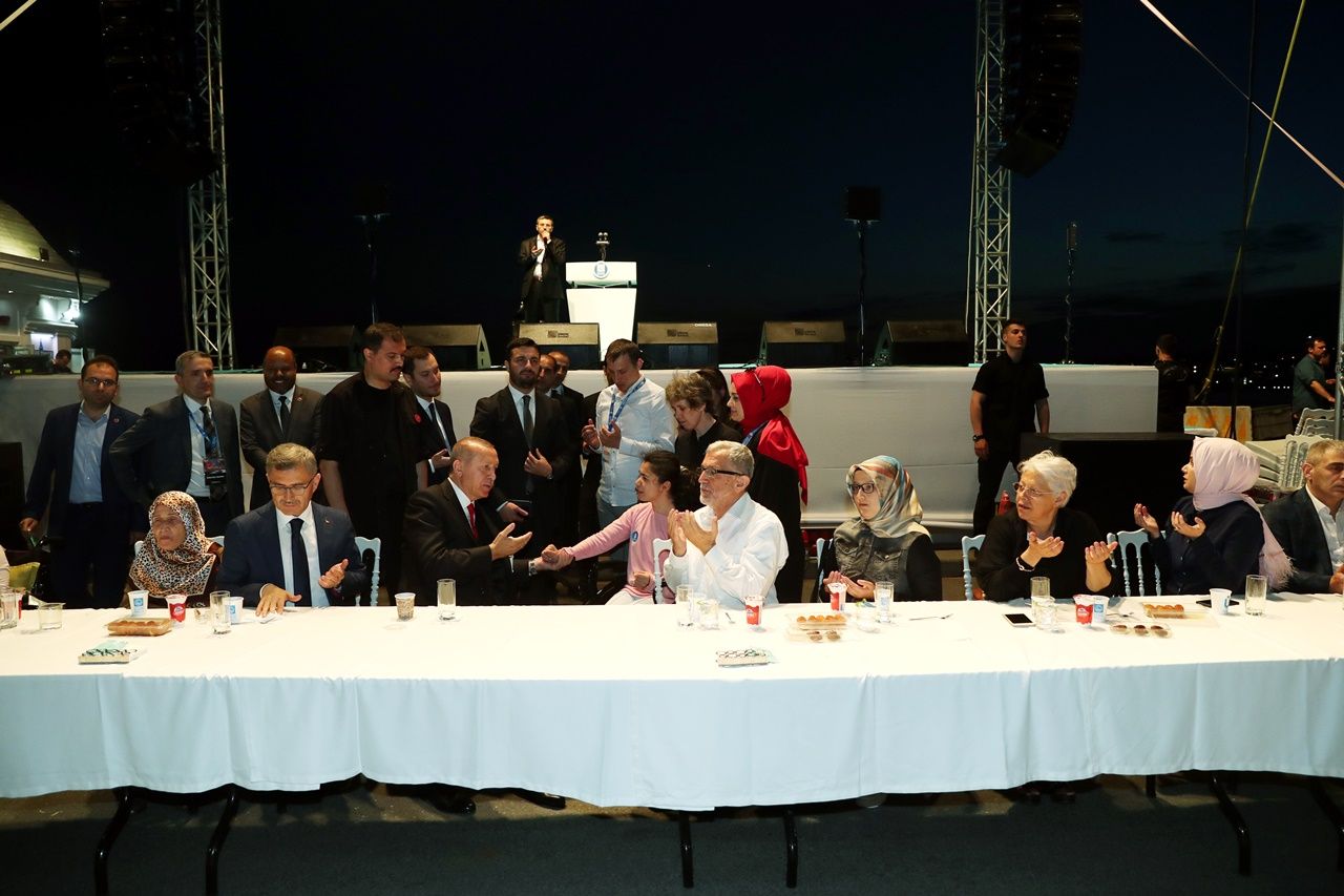 Üsküdar'da 100 bin kişilik iftar... 21