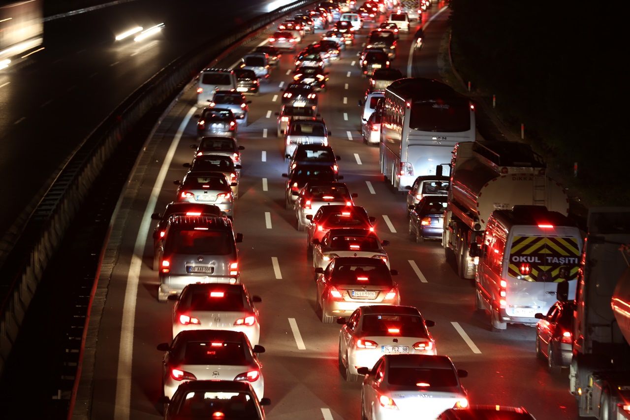 Sakarya'da kilometrelerce kuyruk oluştu... 9