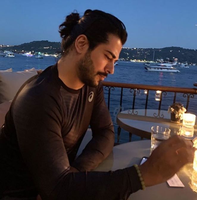 Burak Özçivit ve Fahriye Evcen'den 100 bin liralık lüks tatil planı! 3