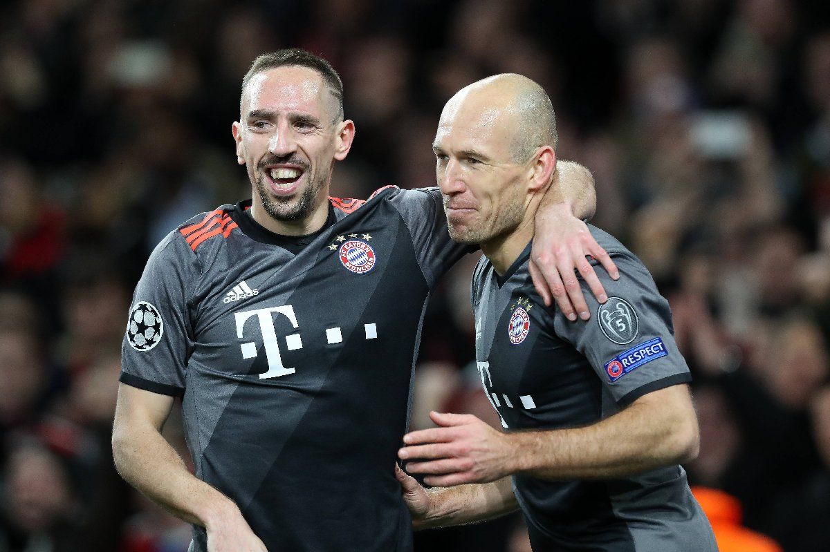Serbest futbolcu statüsündeki yıldızlar! 9