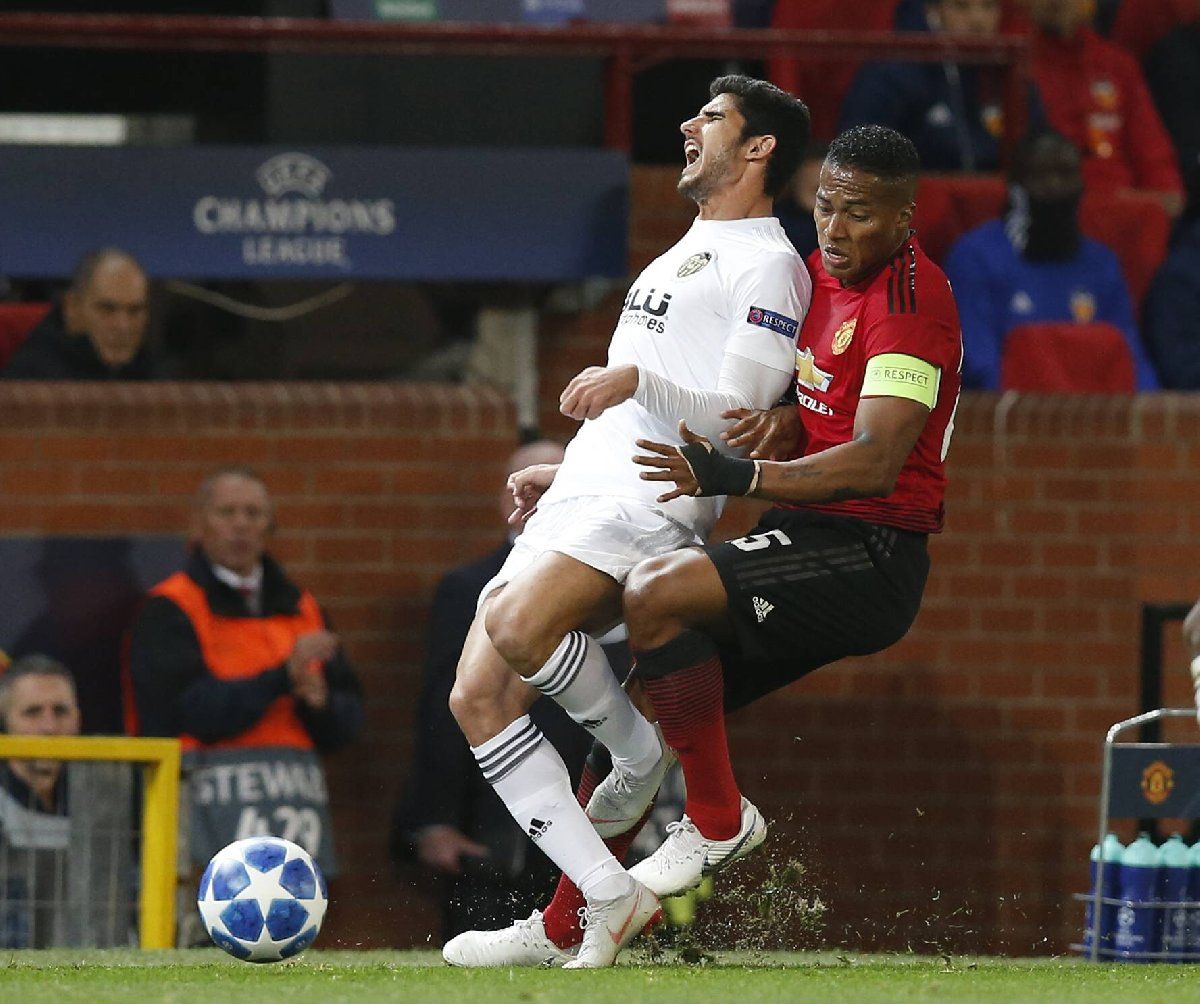 Serbest futbolcu statüsündeki yıldızlar! 28