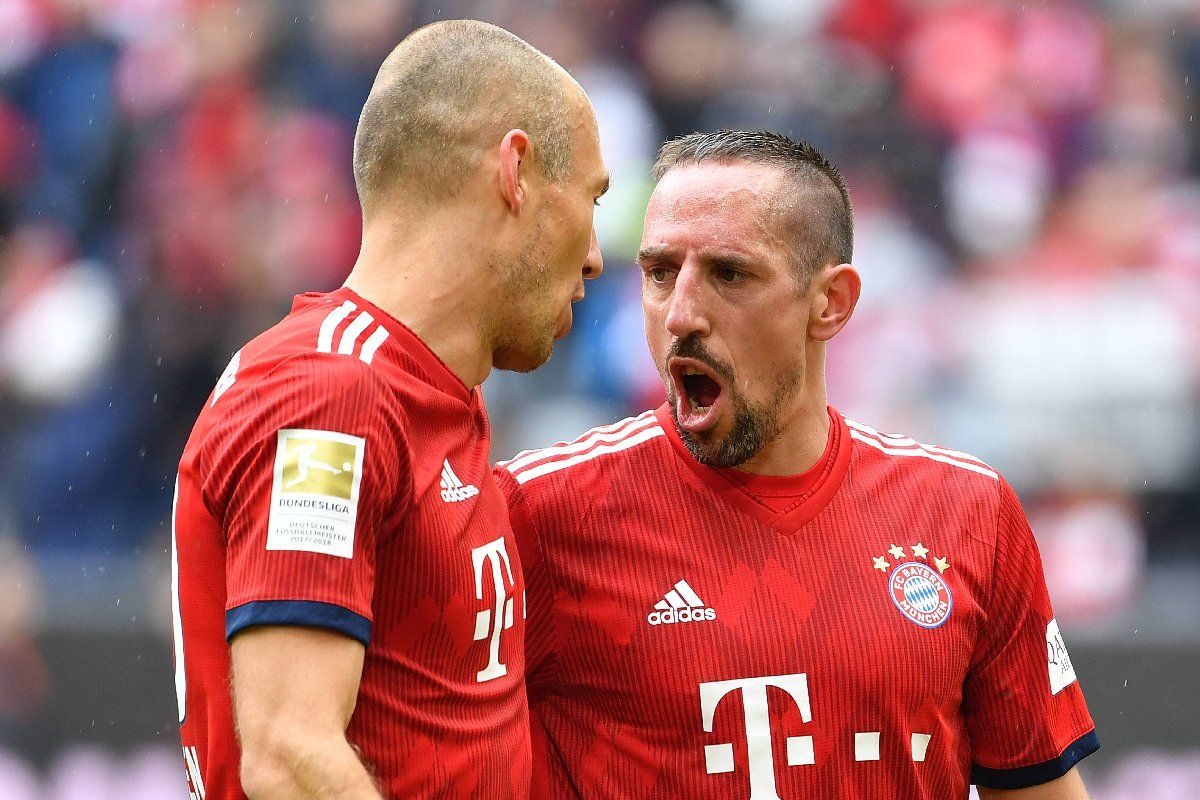Serbest futbolcu statüsündeki yıldızlar! 8