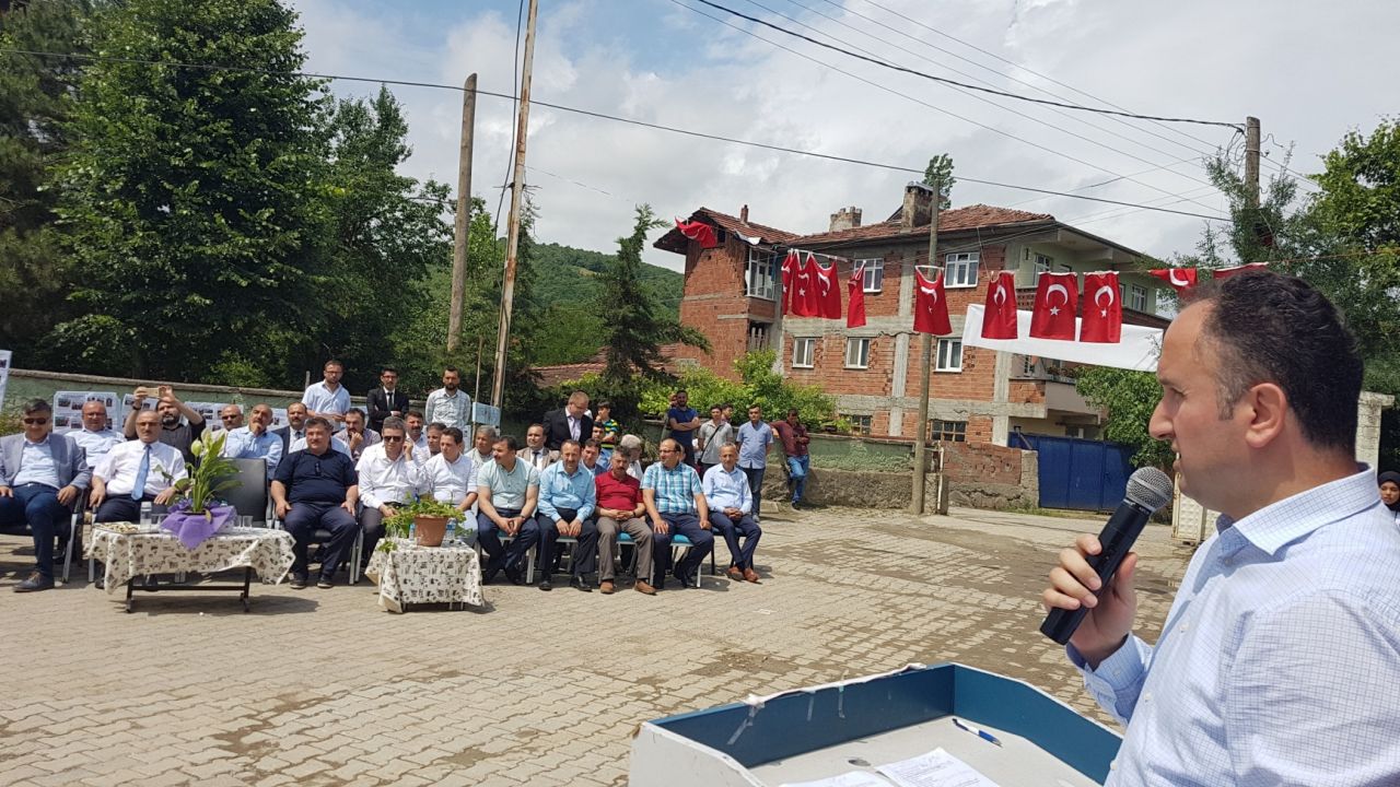 Öğrenciler protokolü su roketi ile vurdu! 5