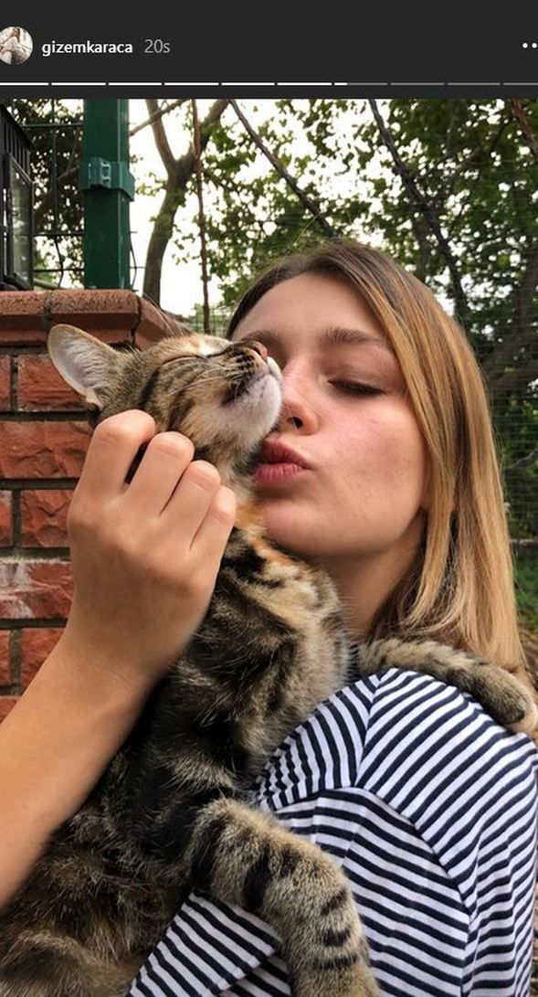 Gizem Karaca'nın acı günü! 3