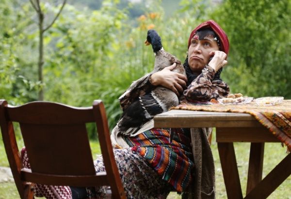 49 yaşındaki oyuncudan bikinili pozlar! 2