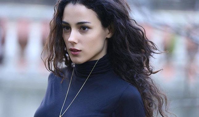 Cansu Tosun cesur pozlarıyla büyük beğeni topladı! 9
