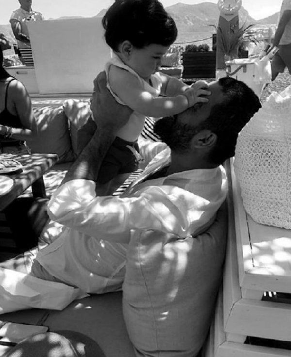 Arda Turan'dan Babalar Günü pozları! 4