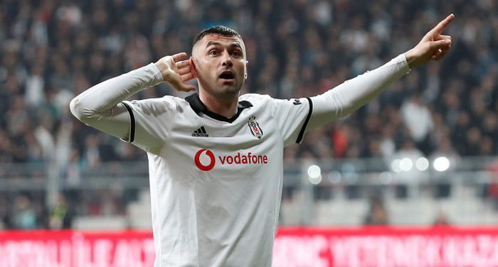 Burak Yılmaz - Lecce flörtünün ayrıntıları ortaya çıktı! 2