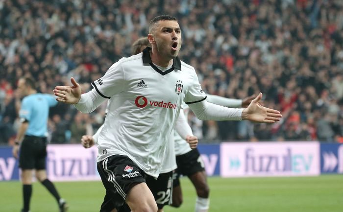 Burak Yılmaz - Lecce flörtünün ayrıntıları ortaya çıktı! 4