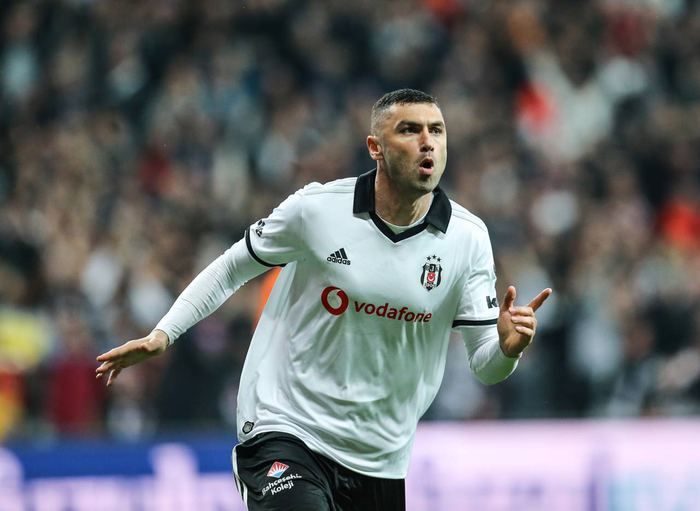 Burak Yılmaz - Lecce flörtünün ayrıntıları ortaya çıktı! 5