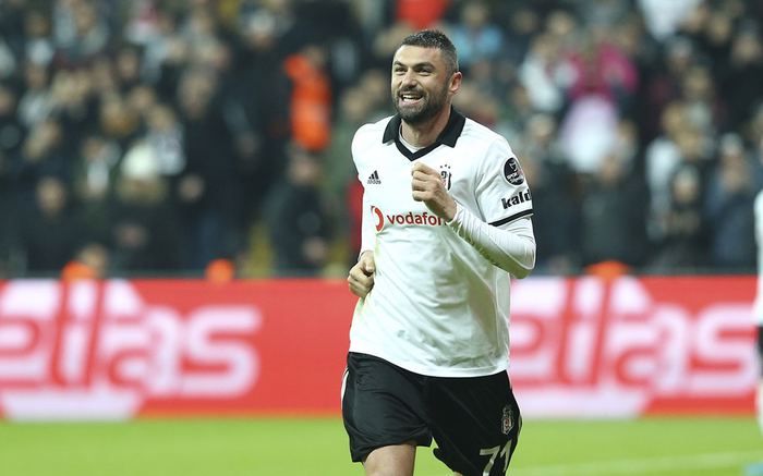 Burak Yılmaz - Lecce flörtünün ayrıntıları ortaya çıktı! 6