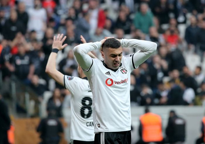 Burak Yılmaz - Lecce flörtünün ayrıntıları ortaya çıktı! 7