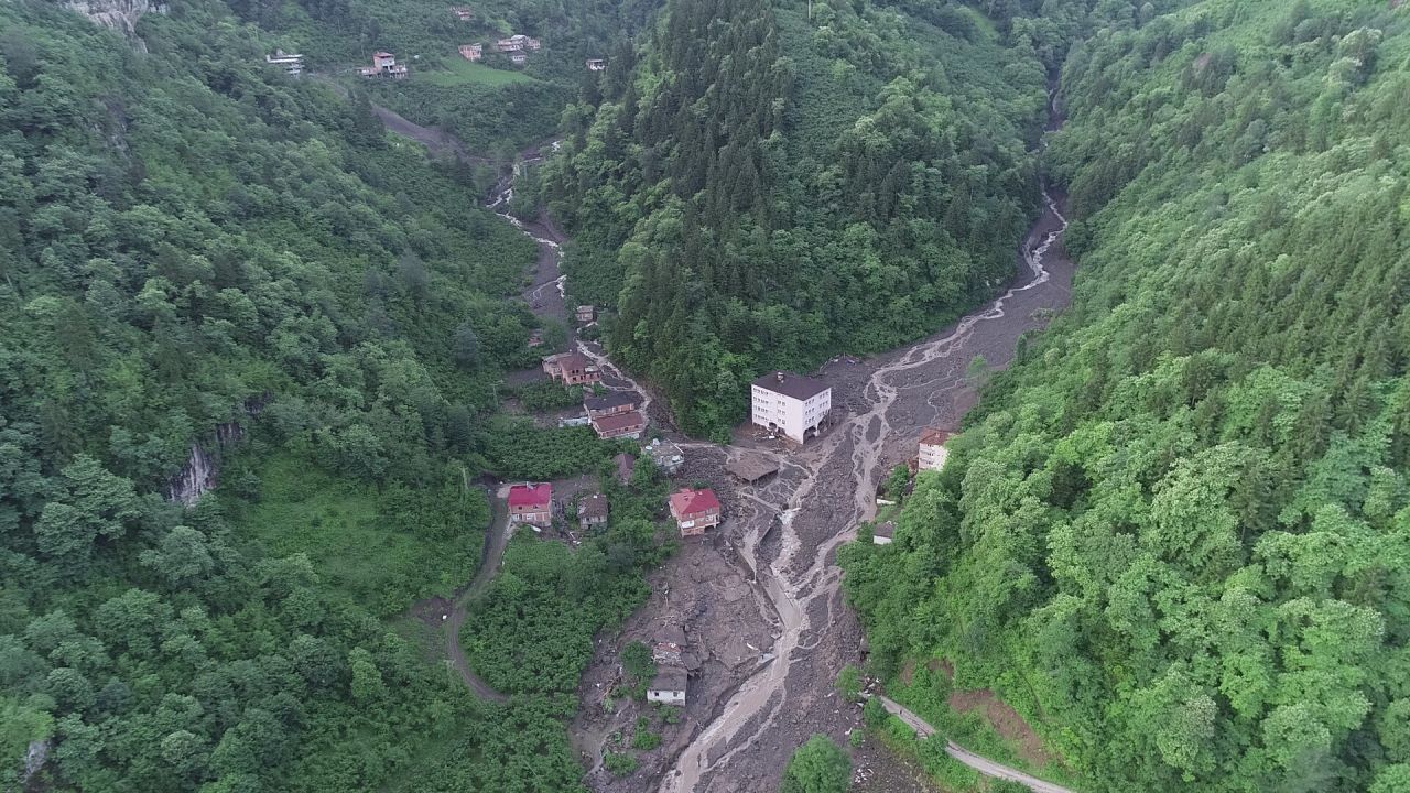 Felaket gün ağarınca ortaya çıktı! 9