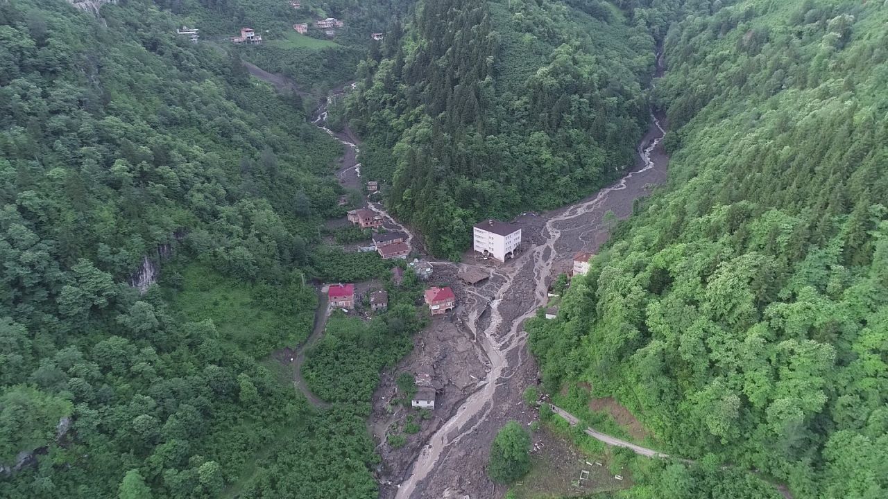 Felaket gün ağarınca ortaya çıktı! 10