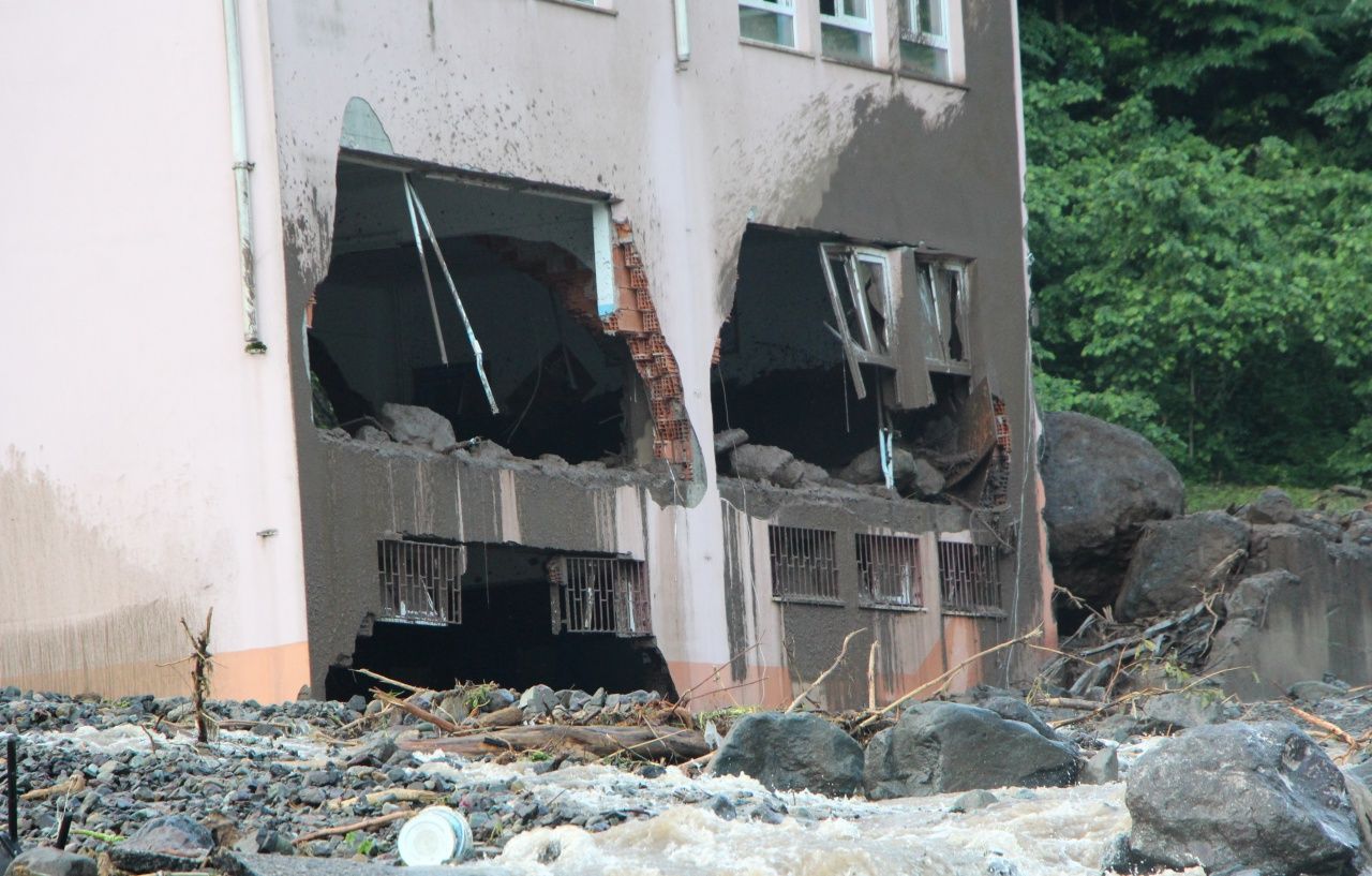 Felaket gün ağarınca ortaya çıktı! 23
