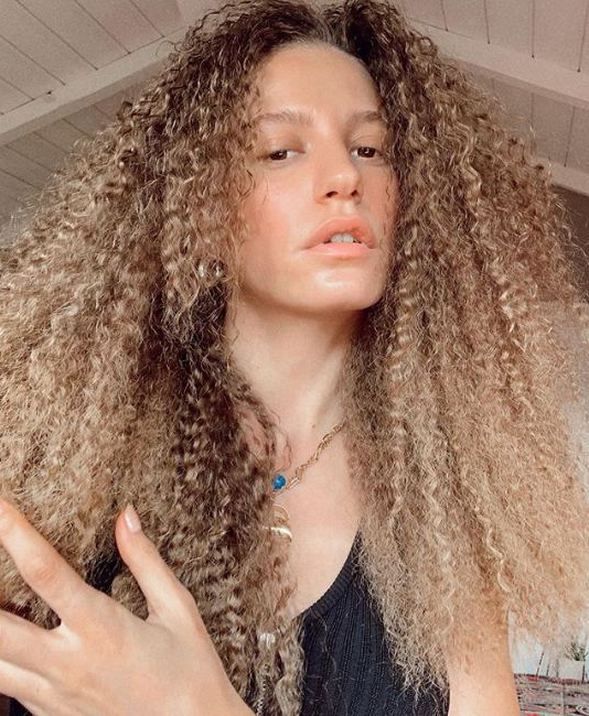 Serenay Sarıkaya'nın fotoğrafına yorum yağdı! 4