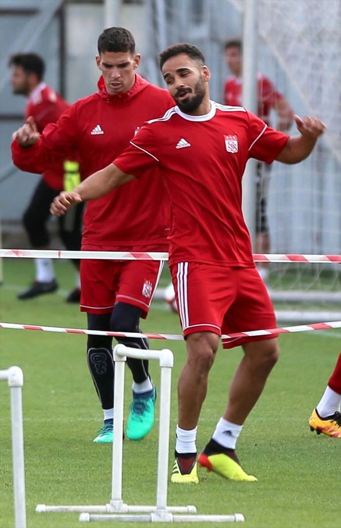 Beşiktaş, Douglas transferini bitirdi! 7