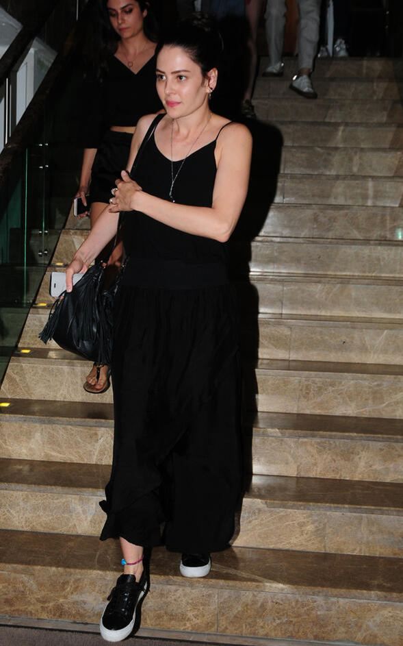 Hazal Kaya'nın karnı belirginleşti! 1