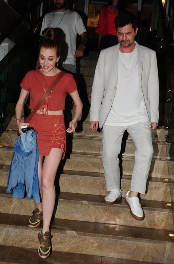 Hazal Kaya'nın karnı belirginleşti! 2