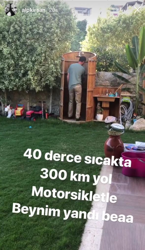 Alp Kırşan kıyafetleriyle bahçesindeki duşa girdi! 3