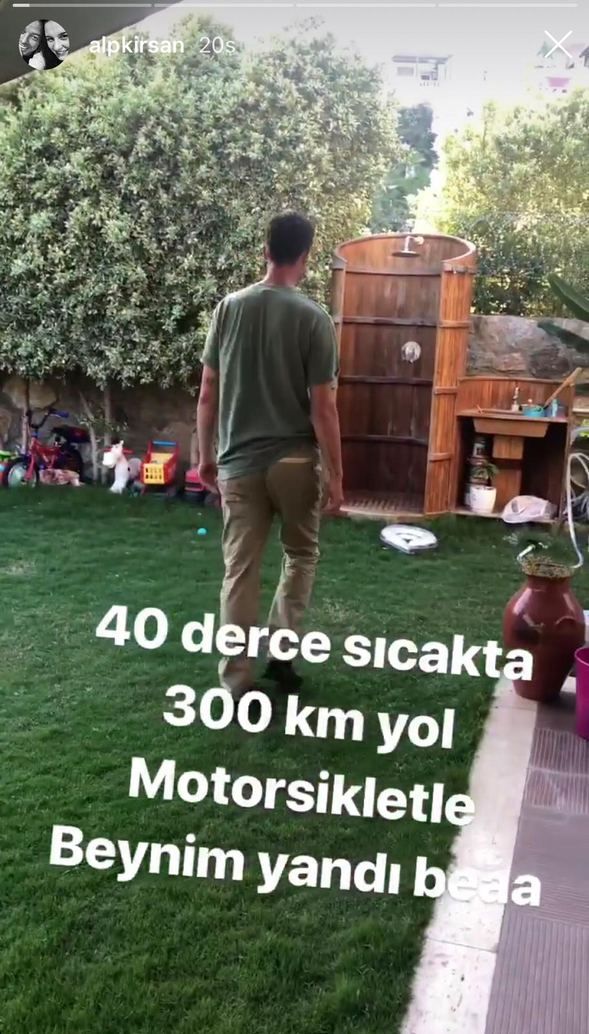 Alp Kırşan kıyafetleriyle bahçesindeki duşa girdi! 2