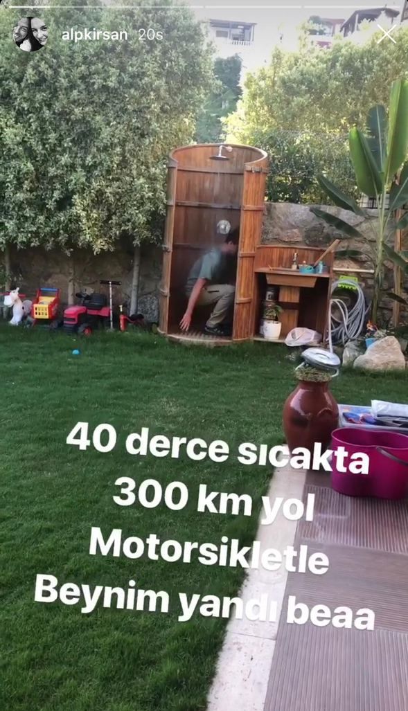 Alp Kırşan kıyafetleriyle bahçesindeki duşa girdi! 4