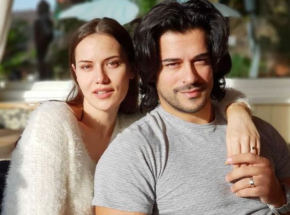 Burak Özçivit ve Fahriye Evcen'in arasına ayrılık girdi! 1