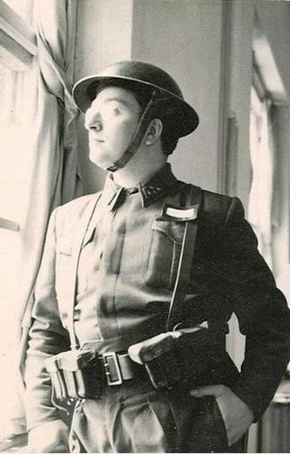 Ünlülerin askerlik fotoğrafları! 14