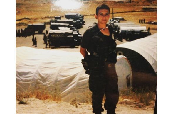 Ünlülerin askerlik fotoğrafları! 28
