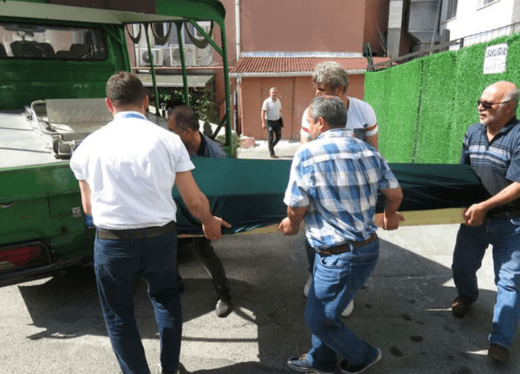 Küçük İskender: Öldüğüm gün böyle bir adam yaşadı diye çok eğlensinler! 4