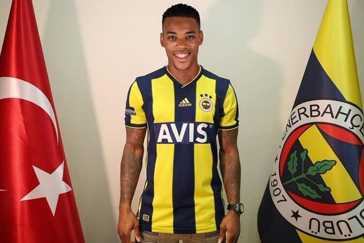 Rodrigues'e Fenerbahçe formasını giydirdiler! 1