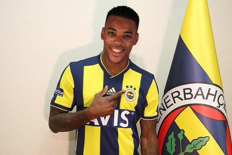 Rodrigues'e Fenerbahçe formasını giydirdiler! 9
