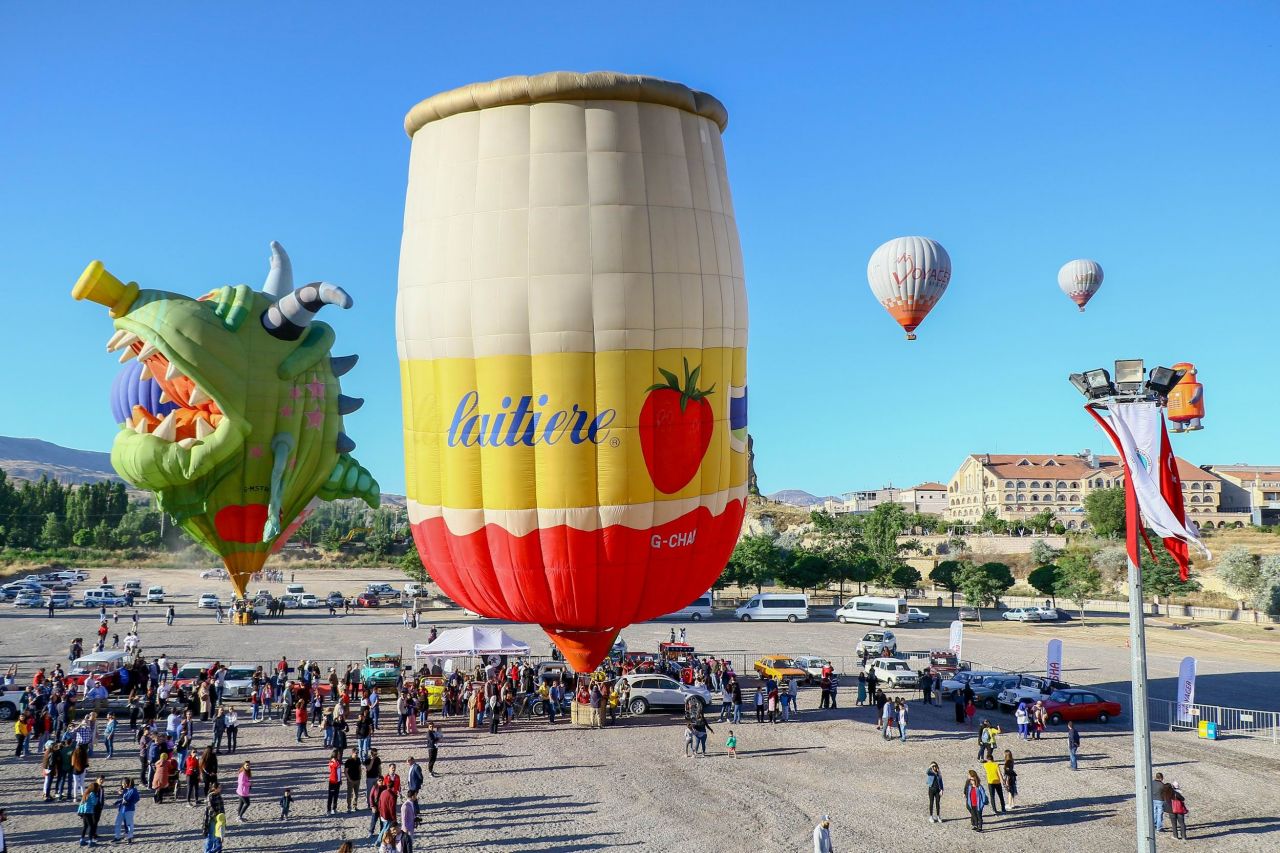 İlginç balonlar gökyüzünü süsledi 5