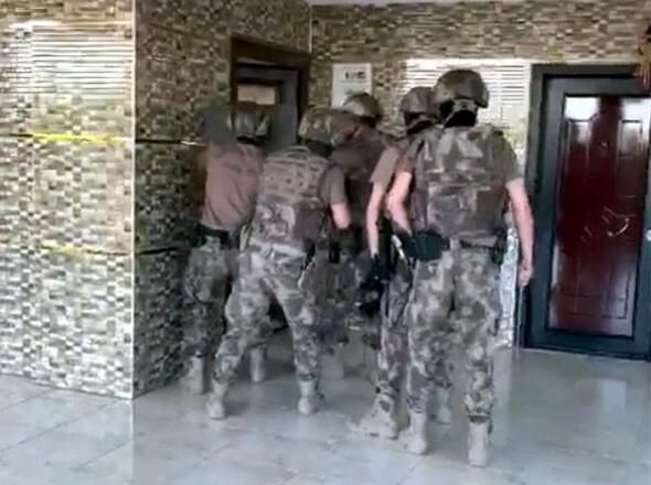 Vatandaşı soyup lüks villada alem yapıyorlardı! 5