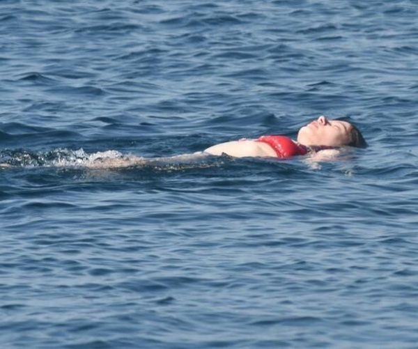 Burcu Biricik düzgün fiziğiyle dikkat çekti! 8