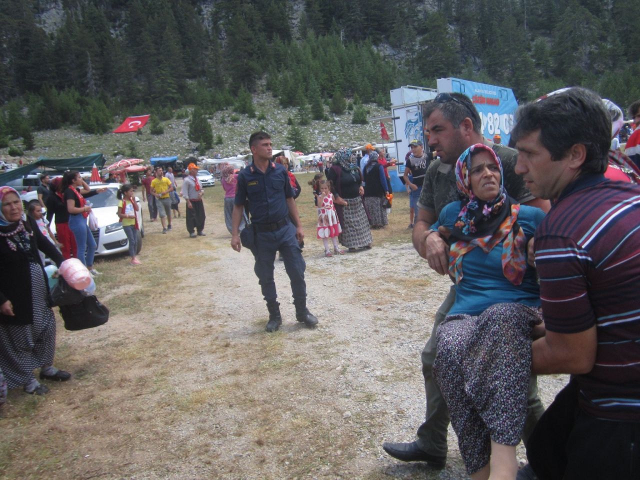 Alanya'da şenlik alanını hortum vurdu! 8