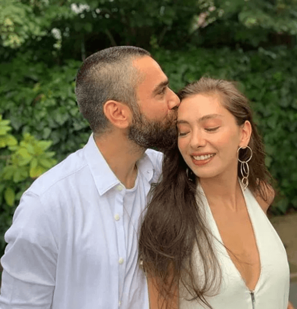Neslihan Atagül ile Kadir Doğulu evliliklerinin 3. yıl dönümünü kutladı! 3