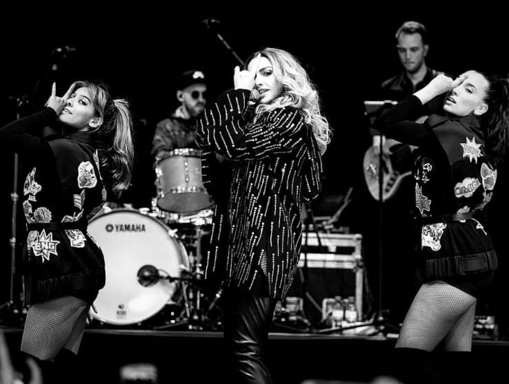 Hadise cesur dansıyla sosyal medyayı salladı! 2