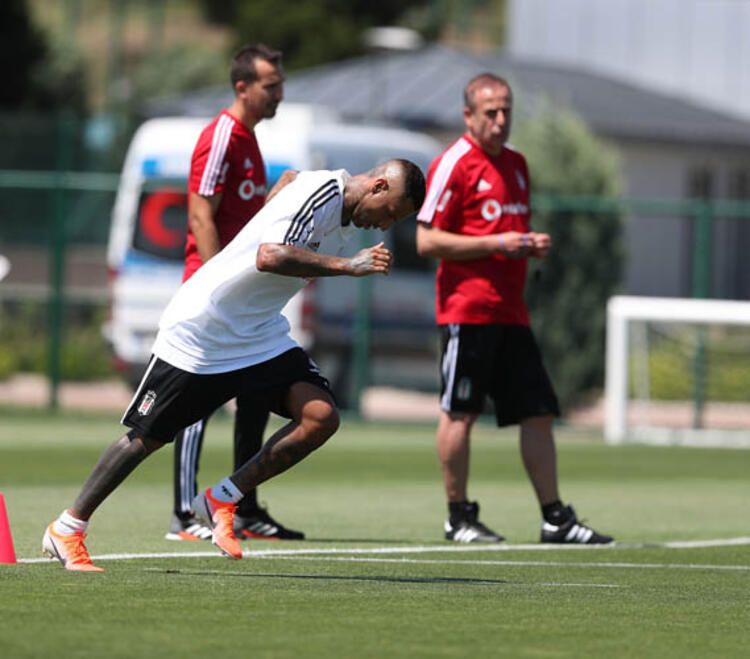 Abdullah Avcı'dan yeni uygulama! 16