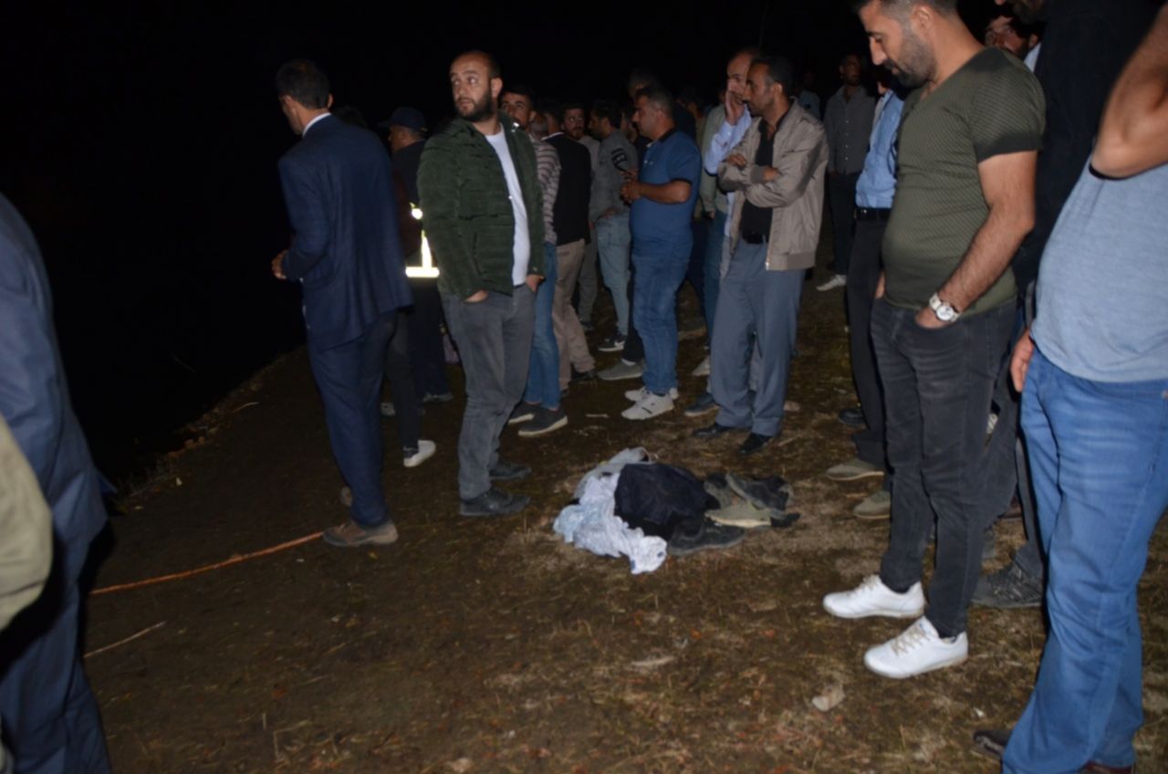 Tüm köy halkı kayıp 3 çocuk için sabahlıyor! 1