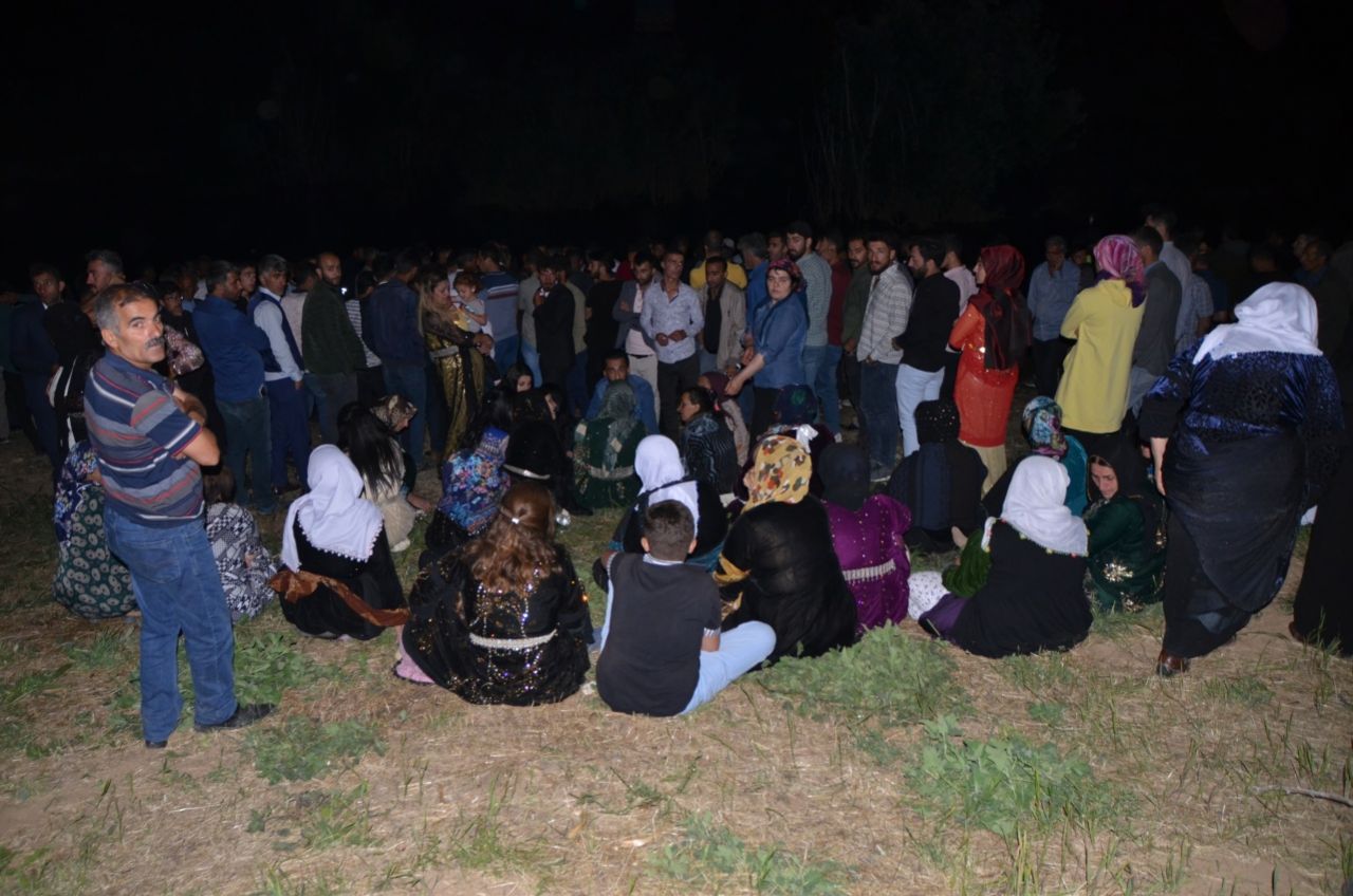 Tüm köy halkı kayıp 3 çocuk için sabahlıyor! 2