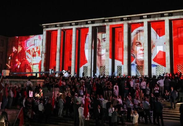 Ünlülerden 15 Temmuz paylaşımları! 5