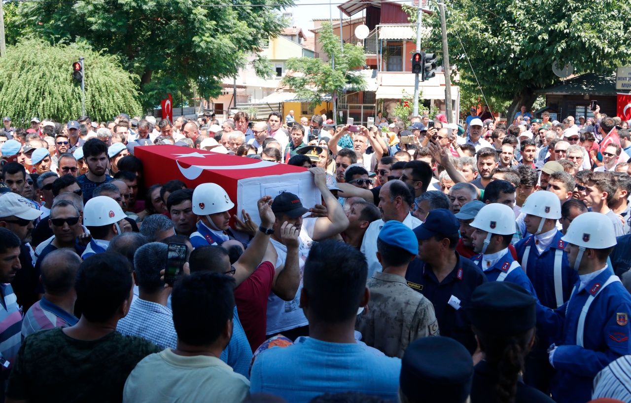 Hakkari şehidine son görev! 5