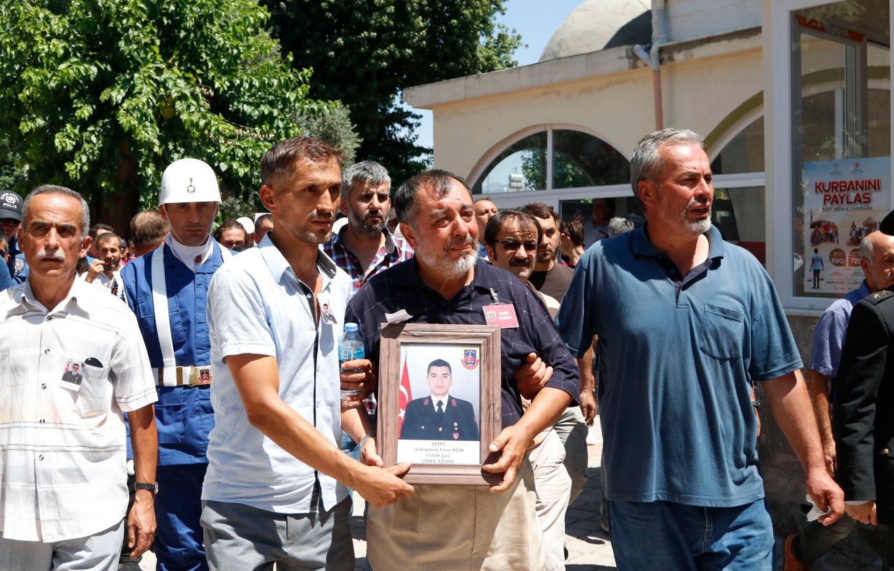 Hakkari şehidine son görev! 2