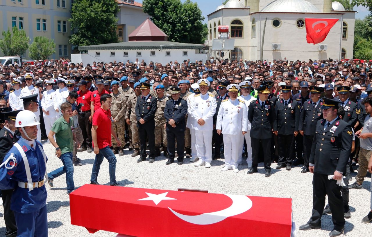 Hakkari şehidine son görev! 6
