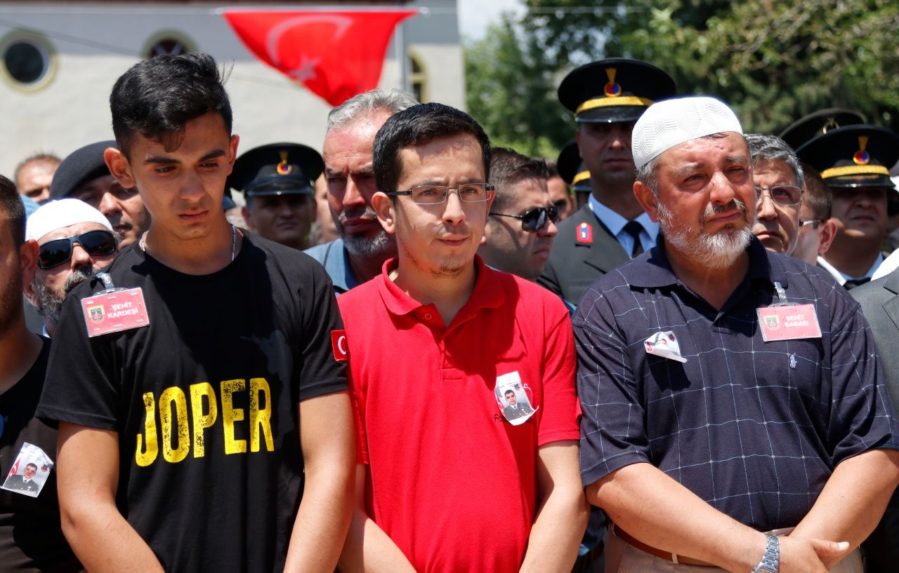 Hakkari şehidine son görev! 3