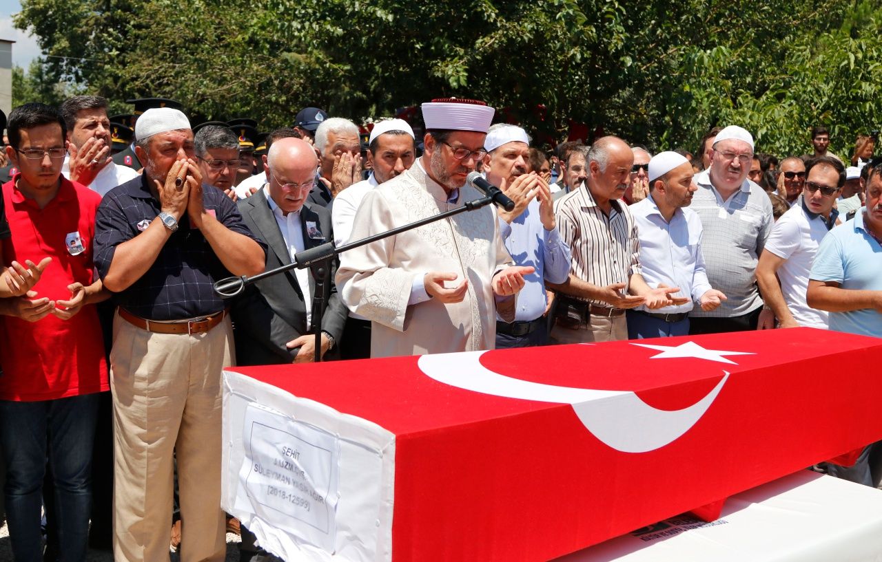 Hakkari şehidine son görev! 7