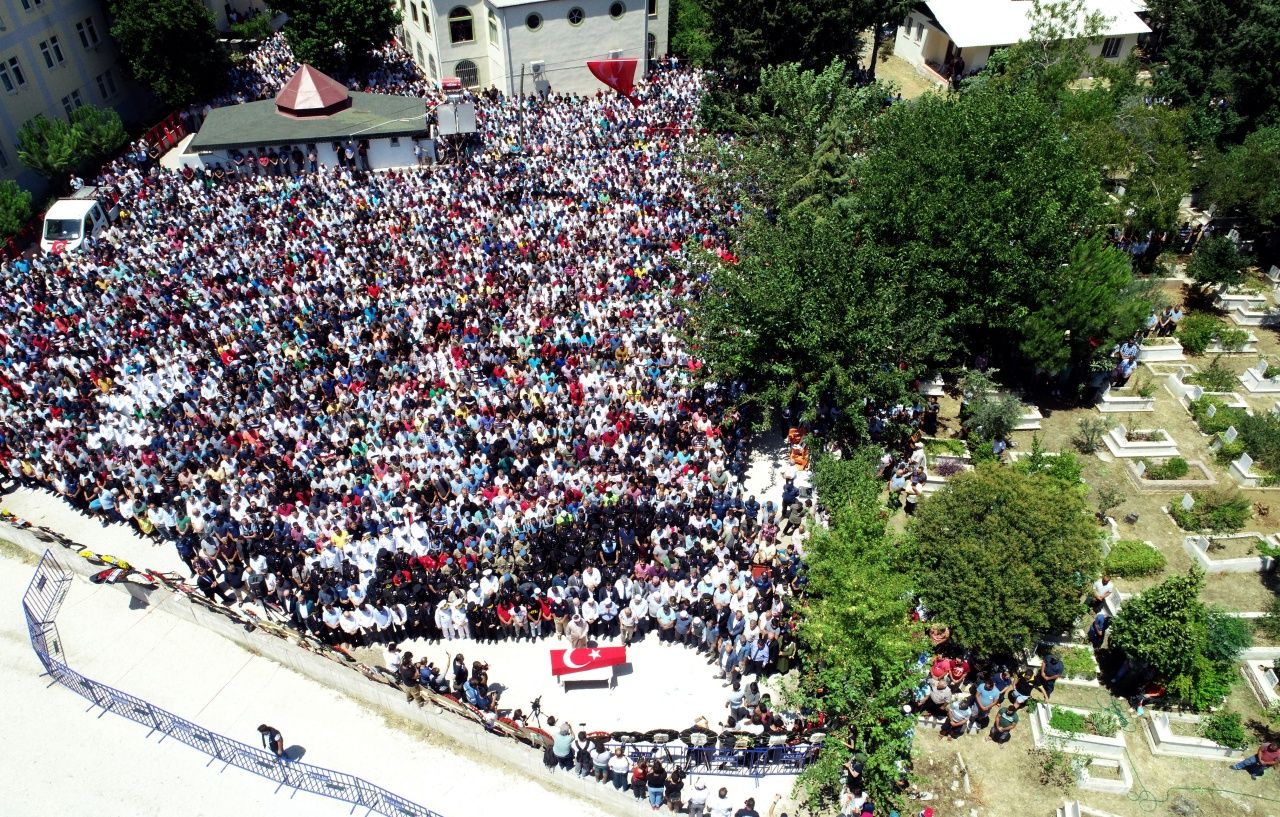 Hakkari şehidine son görev! 10